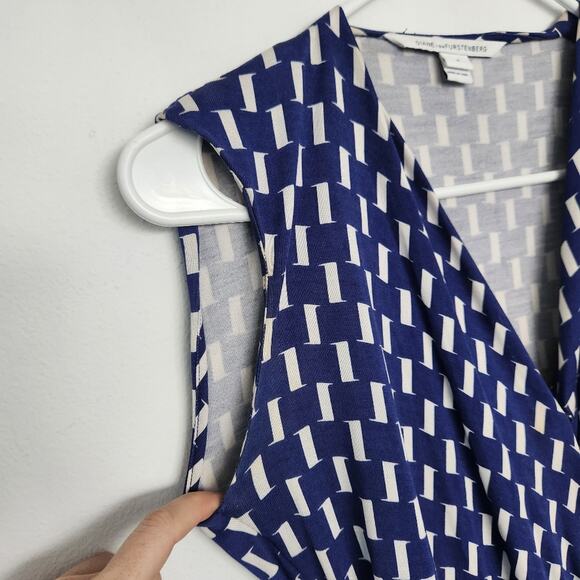 Diane Von Furstenberg Printed Callista Silk Wrap Dress 4 Blue & White Cocktail - Picture 11 of 11